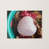 バラクォーツハートのベッドのバラ花びら ジグソーパズル (横)