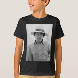 バラクオバマレトロヴィンテージの若いオバマ喫煙 Tシャツ