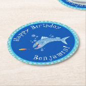 バラクーダ空腹魚釣り漫画イラストレーション ラウンドペーパーコースター (アングル)