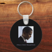 バラク・オバマ写真は千語の価値がある キーホルダー (正面)