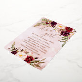 バラゴールドフォイルバーガンディ赤面フローラベビーシャワー 箔招待状 (回転した状態)