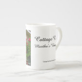 バラトレリス – マーサズヴィネヤード ボーンチャイナマグカップ (正面右)