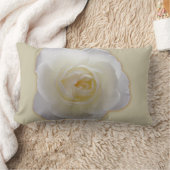 バラパーソナライズされた枕白バラ枕デカール ランバークッション (ブランケット)