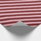 バラピンクストライプのデザインオンマルーン ラッピングペーパー (角)