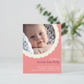 バラピンク水玉模様ロゼット写真かわいいベビー誕生 案内状 (スタンド正面)