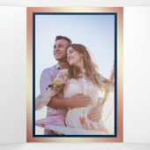 バラフェイク金ゴールドグリッタースパークルフローラブルー結婚ズ 三つ折り招待状 (内部中)