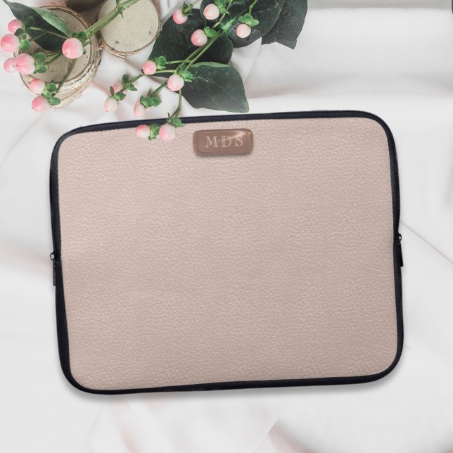バラフェイク金ゴールドレザー赤面ピンクノートパソコンケース ラップトップスリーブ (A pretty blush pink faux leather look laptop sleeve with space for your initials)