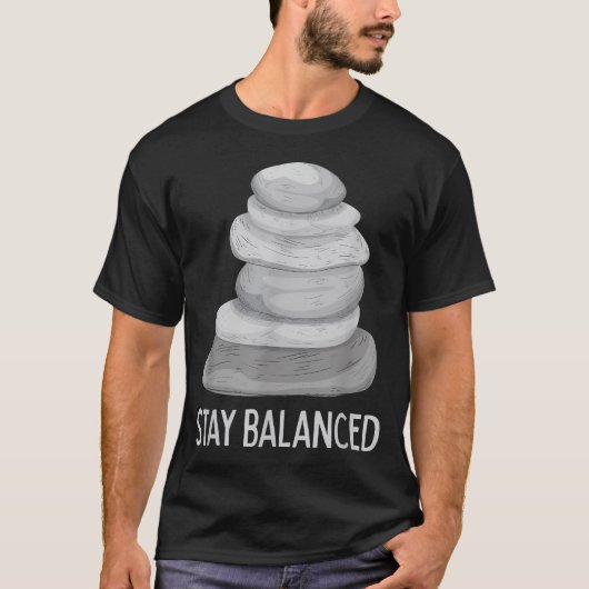 バランスを保とう - ケアンロックスタッキングストーン Tシャツ (正面)