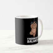 バランスを見つける 面白いヨガのクマのユーモア コーヒーマグカップ (正面右)