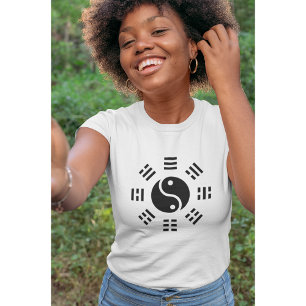 バランス:バGua、8つのトリグラム陰陽TCM Tシャツ