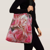 バラ並列かわいらしフローラエレガント模様 クロスボディバッグ (クローズアップ)