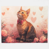 バラ入りアビシニアン猫 – バレンタイン フリースブランケット (正面(横))