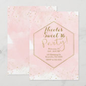 バラ色のピンクとゴールドのスプラッターがかかったモダンなスイート16パーティー 招待状 (正面/裏面)
