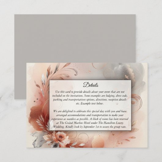 バラ色の花弁と銀の渦巻きのウェディング エンクロージャーカード (正面/裏面)