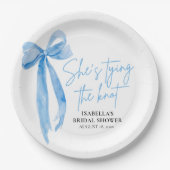 バラ色の青いリボン 彼女は結婚する ブライダルシャワー ペーパープレート (正面)