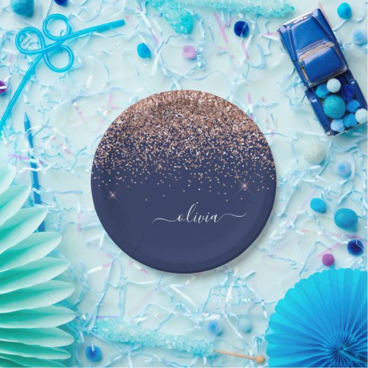 バラ色ピンク ローズゴールド ネイビーブルー グリッター モノグラム ペーパープレート (パーティー)