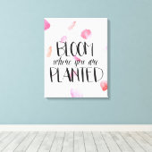 バラ花びら開花 キャンバスプリント (インサイチュ (ウッドフロア))