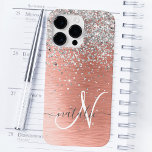 バラ金ゴールドかわいらし銀ガーリーグリッタースパークリー Case-Mate iPhone 14 PRO MAXケース<br><div class="desc">簡単にパーソナライズこのトレンディーシックな電話ケースデザインかわいらしは銀のグリッターをバラの金ゴールドブラシ付き金属背景にきらめく搭載する。</div>