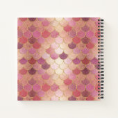 バラ金ゴールドきらめくマーメイドスケールパターン ノートブック (裏面)