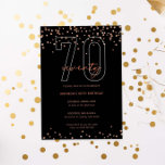 バラ金ゴールドと黒グリッタースパークル70th birthday 招待状<br><div class="desc">この70回目の招待は、黒い背景にバラ金ゴールドの輝くディスクを備えている。レイアウト、フォント、文字サイズの変更など、このデザインの高度なカスタマイズを行うには、上クリックの「」ボタカスタマイズンを使用してください。何か連絡質問があれば私に頼む！</div>