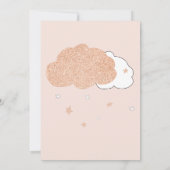 バラ金ゴールドのピンクの雲が女の子の赤ちゃんのシャワーを星にする 招待状 (裏面)