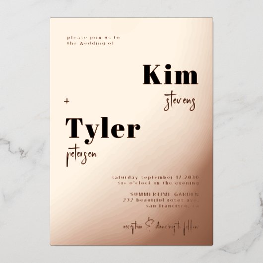 バラ金ゴールドはっきりしたモダンタイポグラフィエレガントな結婚式 箔招待状 (正面)