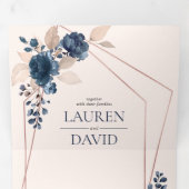 バラ金ゴールドほこりっぽいピンクのネイビーフローラ幾何学的 三つ折り招待状 (内部最初)