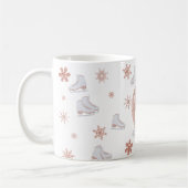 バラ金ゴールドアイススケート赤面ピンクスケートで滑るモノグラム コーヒーマグカップ (左)