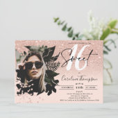 バラ金ゴールドグラデーショングリッターフローラピンク写真Sweet 16 招待状 (スタンド正面)