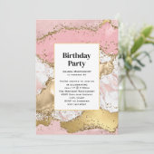 バラ金ゴールドピンクマーブル抽象芸術誕生日 招待状 (スタンド正面)