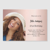 バラ金ゴールドフォトアーチ誕生日 マグネット招待状 (正面)