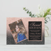 バラ金ゴールドフレーム黒いグリッターグラデーション写真Sweet 16 招待状 (スタンド正面)
