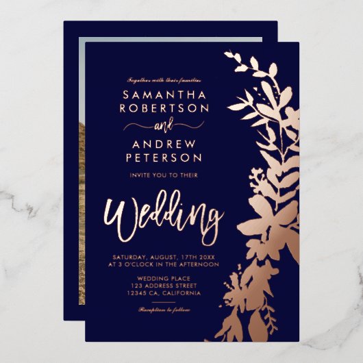 バラ金ゴールドフローラリースシックなネイビーブルー結婚ズ 箔招待状 (正面/裏面)