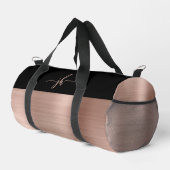 バラ金ゴールドブラシ仕上げメタルブラックスクリプトモノグラム ダッフルバッグ (右コーナー)