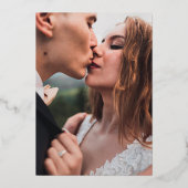 バラ金ゴールドモダンスクリプトのミニマル結婚ム写真 箔招待状 (裏面)