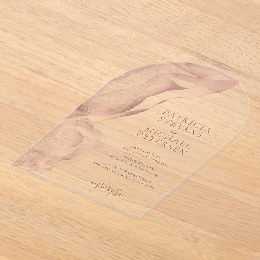 バラ金ゴールドモダン抽象芸術優雅な結婚式 アクリル招待状 (レイダウン)