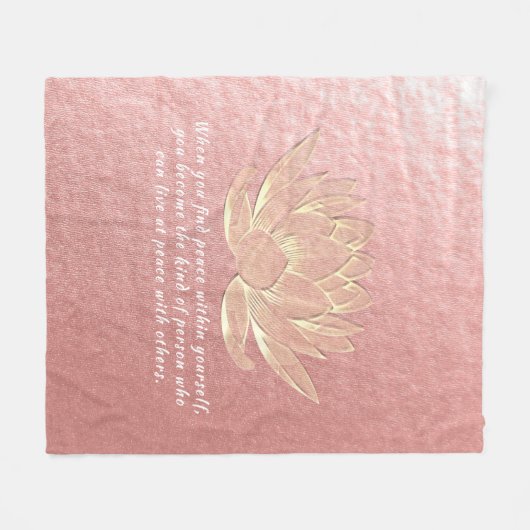 バラ金ゴールドロータスヨガ瞑想インストラクター引用文 フリースブランケット (正面(横))