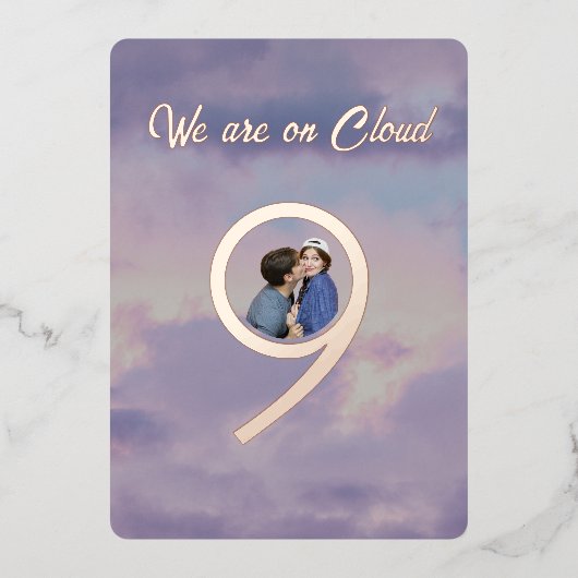 バラ金ゴールド我々はクラウド9フォトカップルのシャワー 箔招待状 (正面)