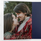 バラ金ゴールド紙吹雪ネイビーブルータイポグラフィ結婚ズ 三つ折り招待状 (内部最初)