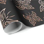 バラ金ゴールド蝶の黒の背景 ラッピングペーパー (ロールコーナー)