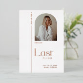 バラ金ゴールド「最後のFling」バチェロレッテ写真 箔招待状 (立ち正面)