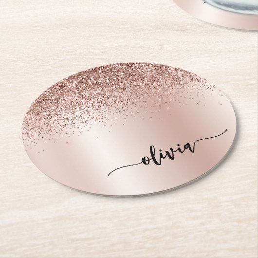 バラ金ゴールド-赤面ピンクグリッターメタルモノグラム名 ラウンドペーパーコースター (アングル)