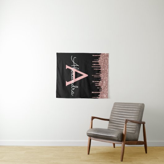 バラ金ゴールド-赤面ピンクブラックグリッターモノグラム名 タペストリー (インサイチュ(横))