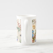 バラ、アネモネ、クリーム色のストライプ花。 ボーンチャイナマグカップ (裏面)
