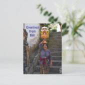 バリのヒンドゥー教徒の女性と果物 ポストカード (スタンド正面)