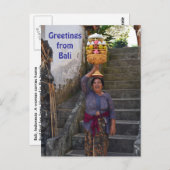 バリのヒンドゥー教徒の女性と果物 ポストカード (正面/裏面)