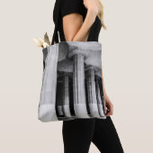 バルセロナのアントニオ・ガウディ公園グエルの写真 トートバッグ (クローズアップ)