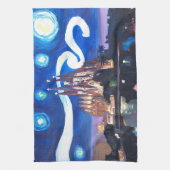 バルセロナのSagrada Familiaの星明かりの夜 キッチンタオル (縦)