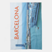 バルセロナ港を去る贅沢な遊航船 キッチンタオル (縦)