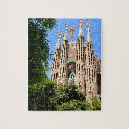 バルセロナ、スペインのSagrada Familia ジグソーパズル (縦)
